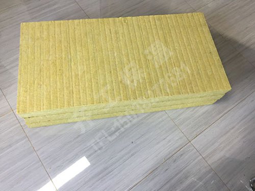 巖棉板在存放的時候的注意事項